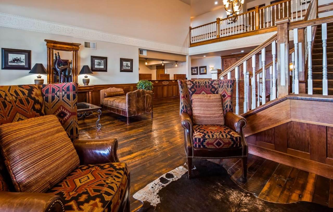 Hotel Western Newberry Station