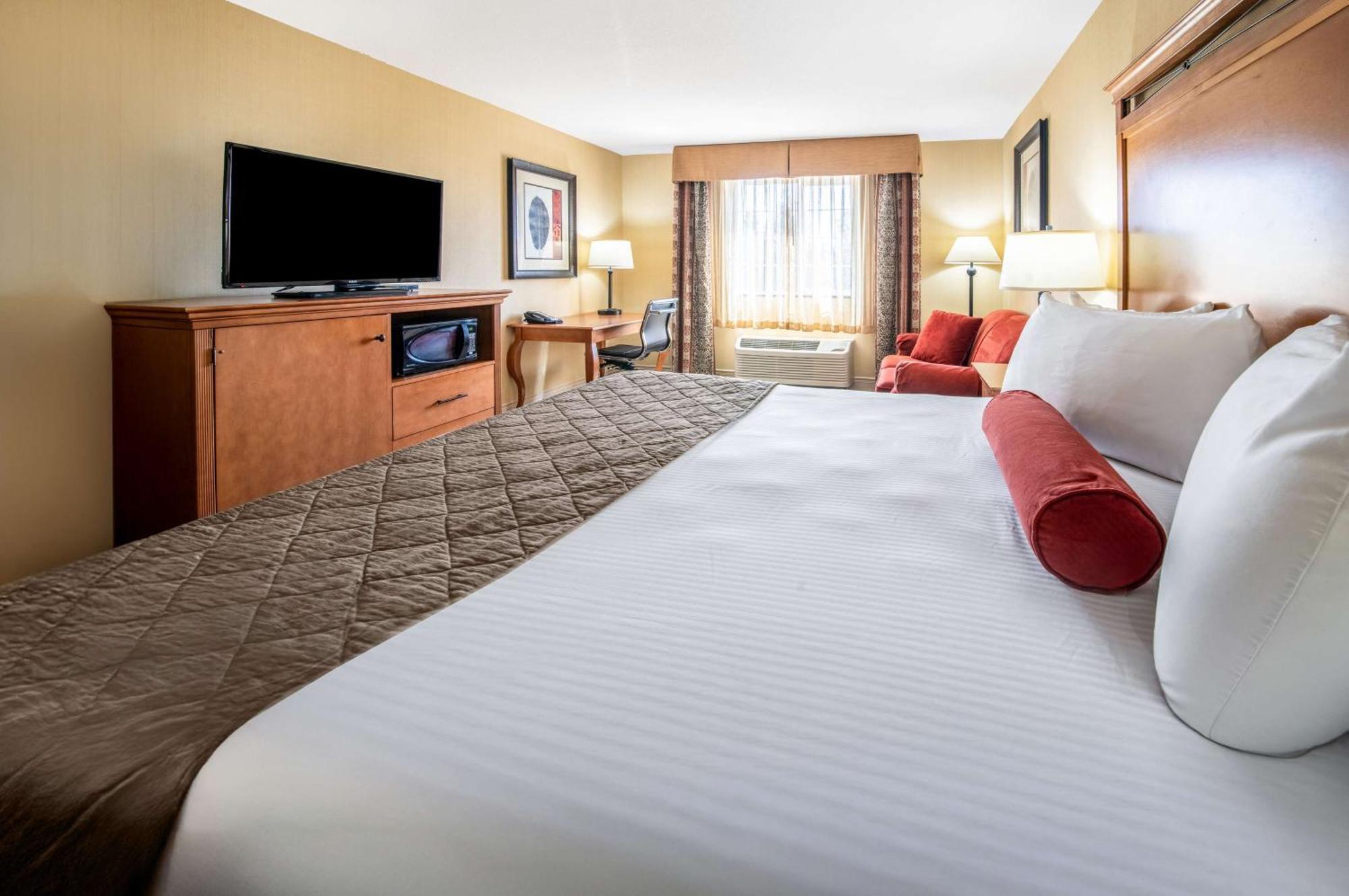 Western Newberry Station Hotel 3*