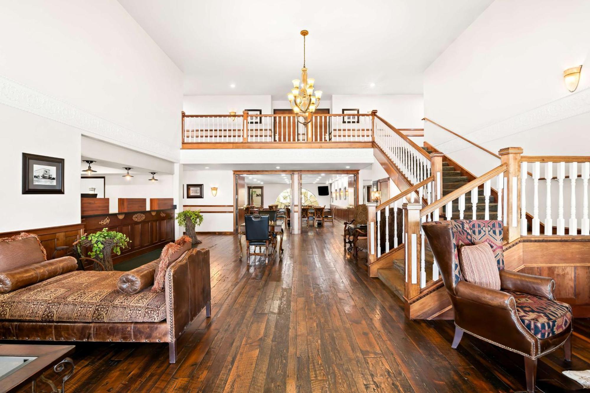 Western Newberry Station Hotel